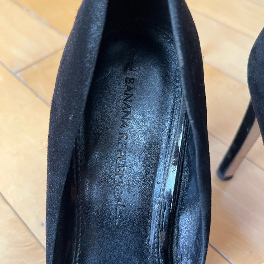 Banana Republic Adelia D’Orsay Suede Pump - Picture 4 of 8